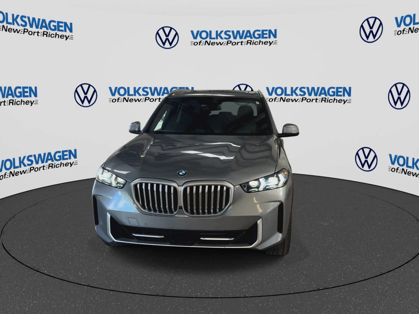 Used 2024 BMW X5 xDrive40i AWD/4WD image 3