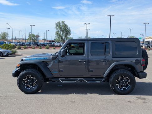 Used 2021 Jeep Wrangler Unlimited Rubicon 4xe w/ Cold Weather Group AWD/4WD image 2