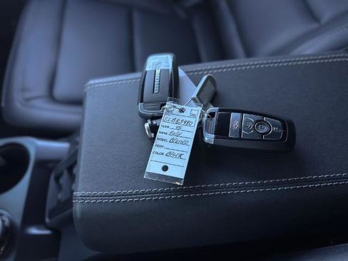 New 2025 Ford Bronco Badlands image 36