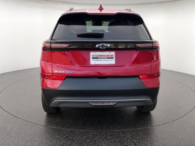 Used 2023 Chevrolet Bolt EUV LT w/ Convenience Package FWD image 4