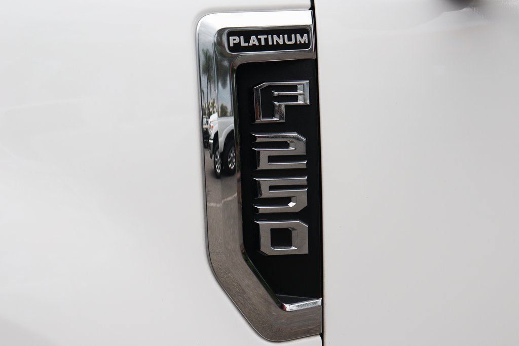 Used 2022 Ford F250 Platinum w/ FX4 Off-Road Package AWD/4WD image 54