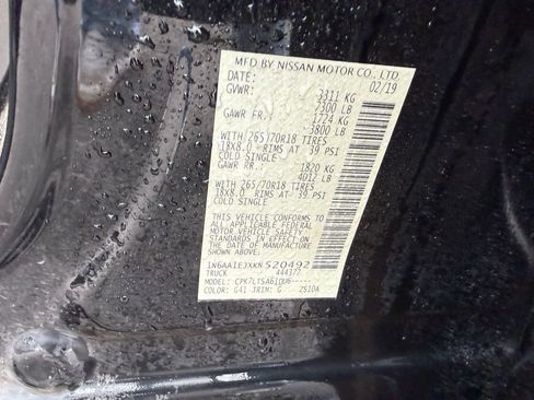 Used 2019 Nissan Titan SV image 25