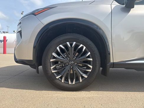 Used 2025 Nissan Rogue Platinum AWD/4WD image 12