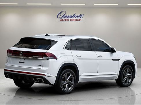 Used 2024 Volkswagen Atlas Cross Sport SEL R-Line AWD/4WD image 4