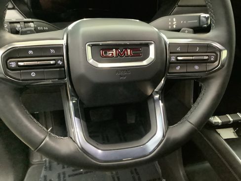 Used 2025 GMC Acadia Elevation FWD image 16