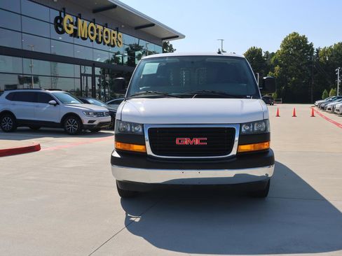 Used 2023 GMC Savana 2500 w/ Driver Convenience Package image 30
