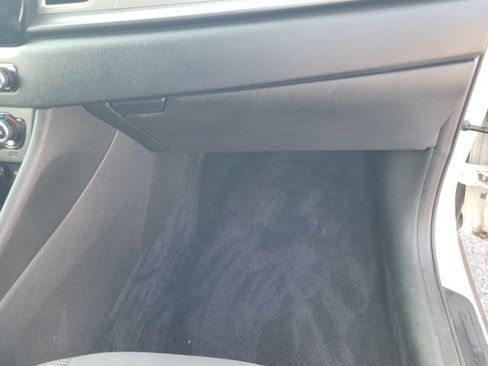 Used 2018 Kia Niro LX FWD image 18