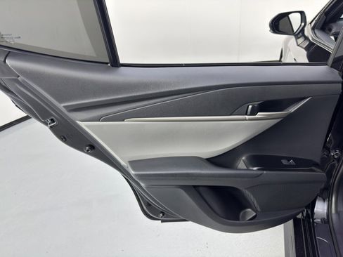 Used 2025 Toyota Camry SE w/ Convenience Package image 42