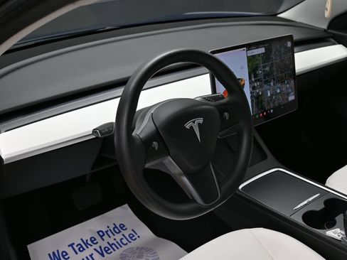 Used 2021 Tesla Model 3 Standard Range Plus RWD image 16