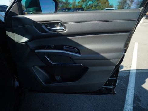 Used 2023 Nissan Pathfinder SL image 21