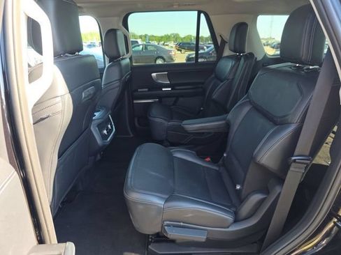Used 2025 Ford Expedition Platinum AWD/4WD image 12