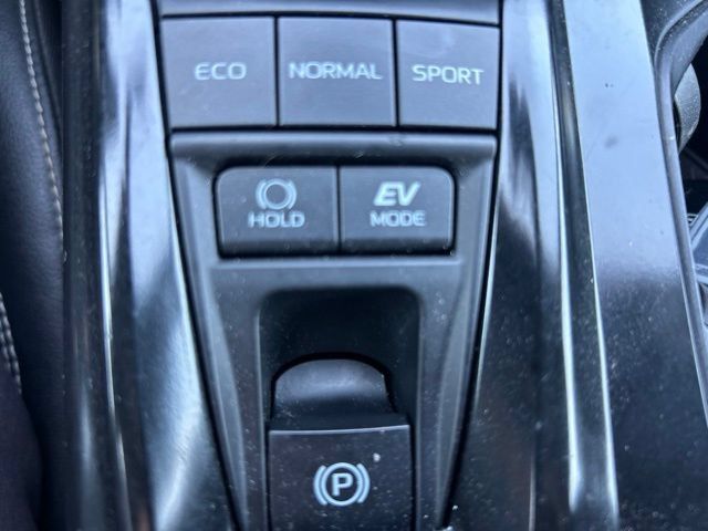 Used 2025 Toyota Camry SE FWD image 17