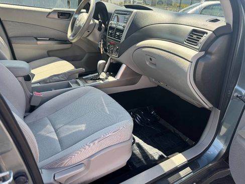 Used 2011 Subaru Forester 2.5X w/ Alloy Wheel Value Pkg image 5