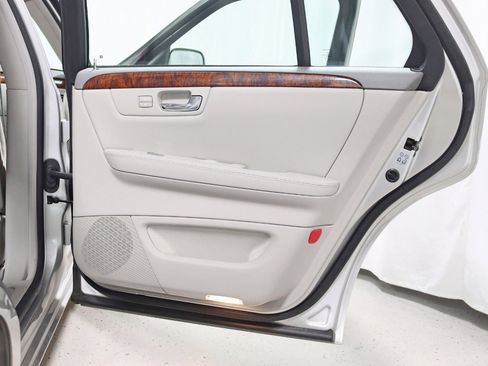 Used 2006 Cadillac DTS image 30