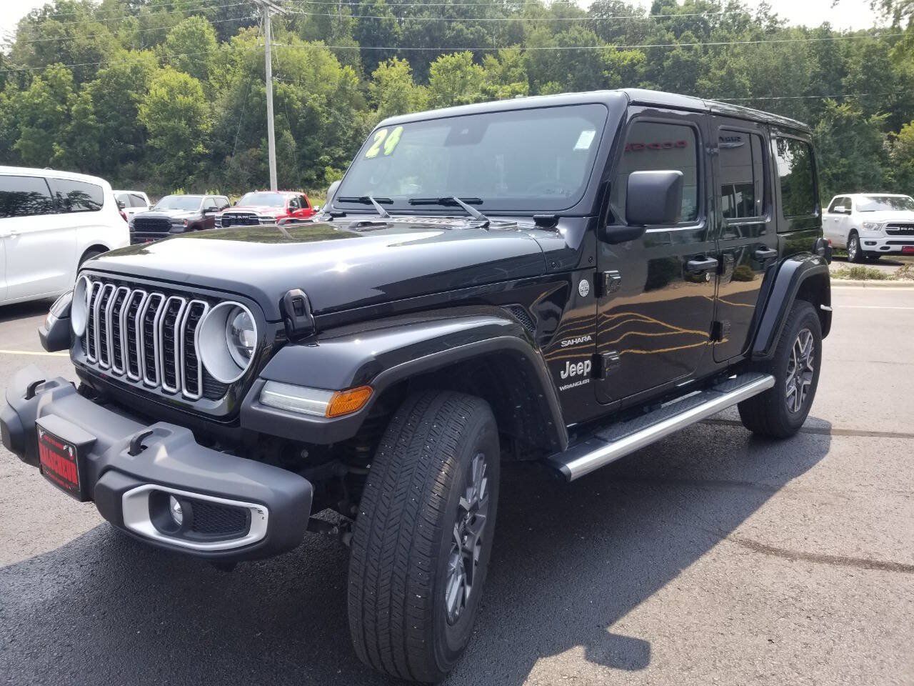 Used 2024 Jeep Wrangler Unlimited Sahara AWD/4WD image 3