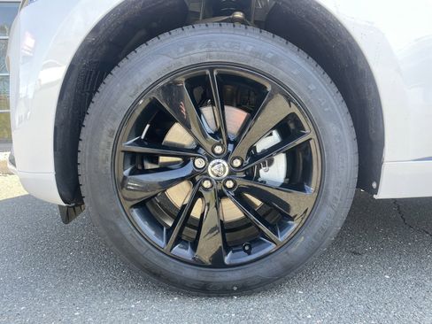 Used 2025 Jaguar F-PACE R-Dynamic S image 5