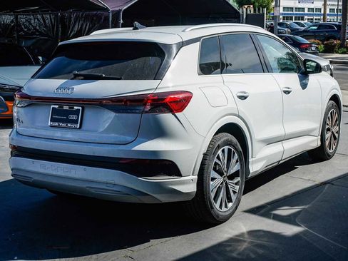 Used 2024 Audi Q4 e-tron Premium Plus image 4