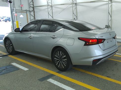 Used 2023 Nissan Altima 2.5 SV image 6