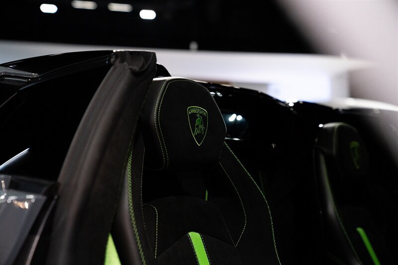 Used 2020 Lamborghini Aventador SVJ AWD/4WD image 22