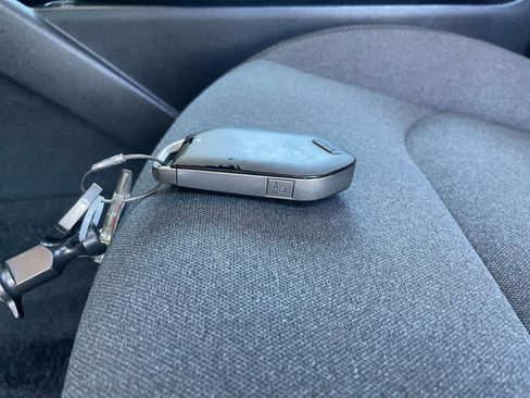 Used 2025 Kia K4 LXS image 25