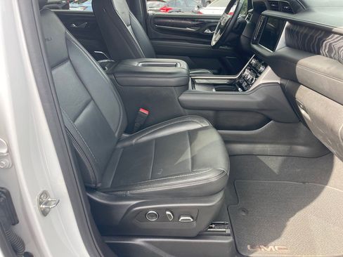 Used 2024 GMC Yukon XL Denali image 19
