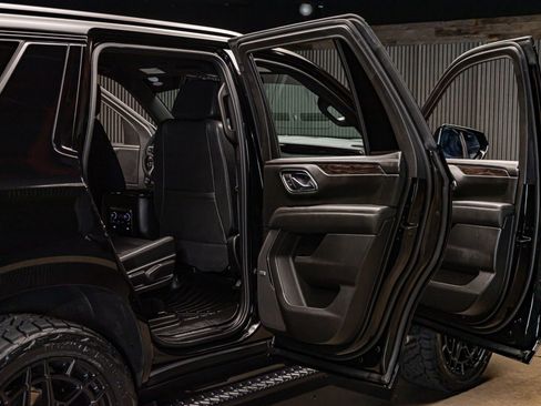 Used 2024 Chevrolet Tahoe Z71 w/ Off-Road Capability Package image 29