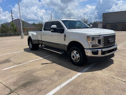 Used 2022 Ford F350 Lariat w/ Lariat Ultimate Package AWD/4WD image 3