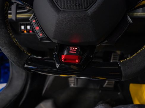 Used 2022 Lamborghini Huracan STO RWD image 50