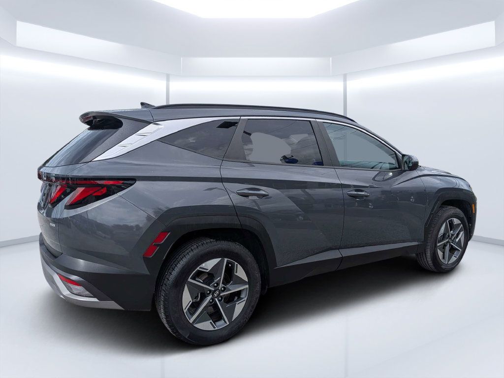 Certified 2025 Hyundai Tucson SEL AWD/4WD image 3