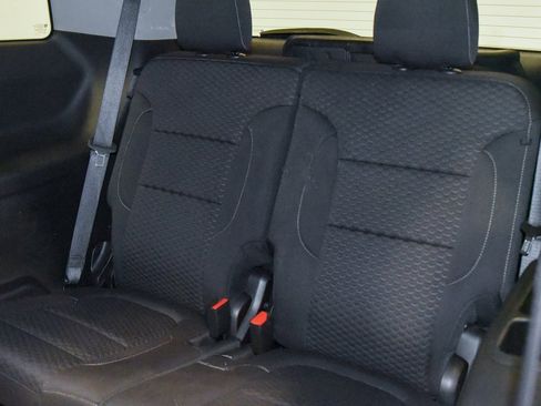 Used 2019 GMC Acadia SLE image 7