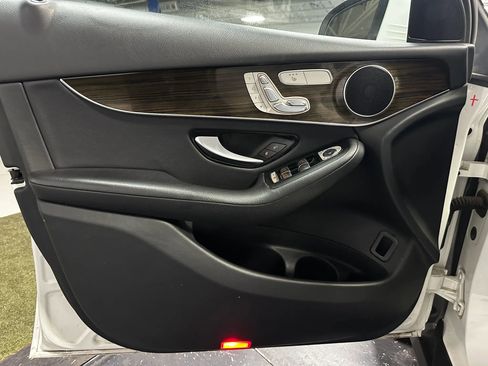 Used 2017 Mercedes-Benz GLC 300 image 12