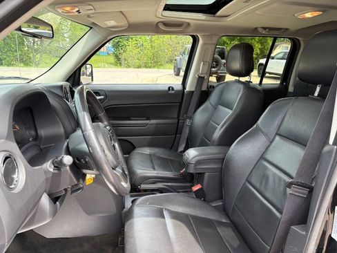 Used 2016 Jeep Patriot High Altitude AWD/4WD image 10