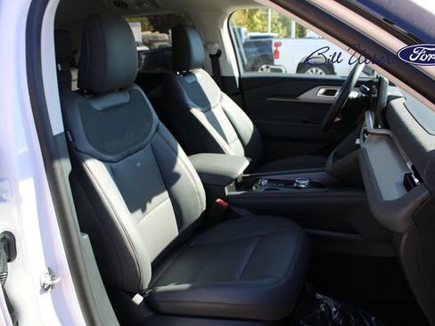 New 2026 Ford Explorer Active w/ Active Comfort Package image 7