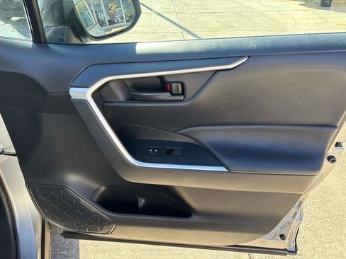 Used 2022 Toyota RAV4 LE image 18