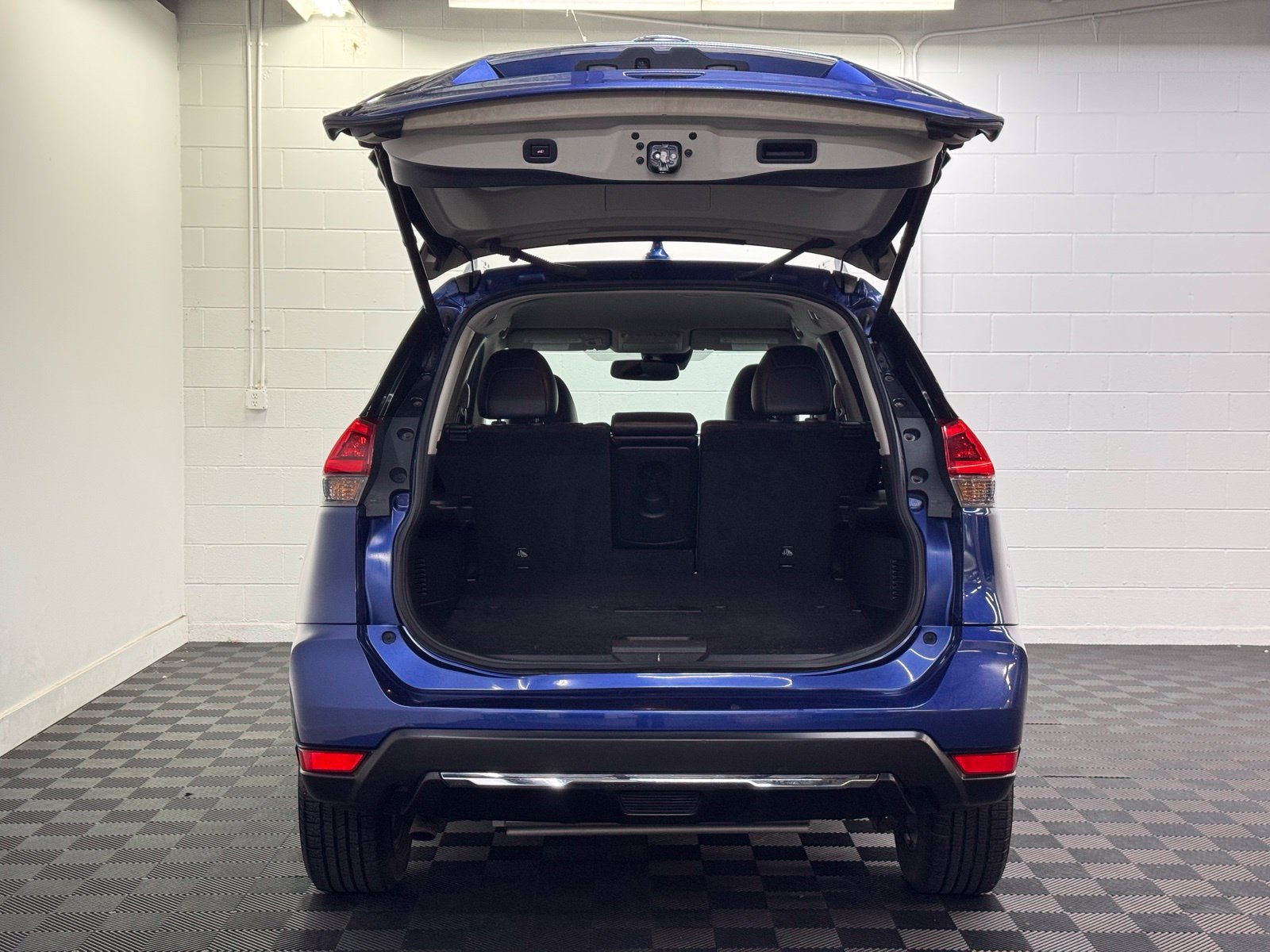 Used 2018 Nissan Rogue SL AWD/4WD image 36