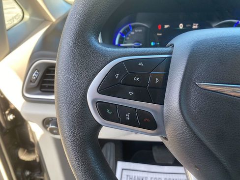 Used 2018 Chrysler Pacifica Touring Plus image 16