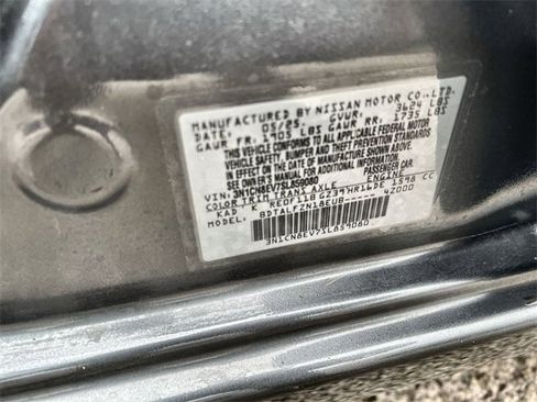 Used 2025 Nissan Versa SV image 33