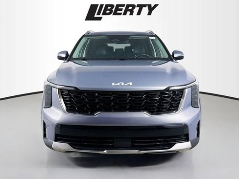 Used 2024 Kia Sorento S image 2