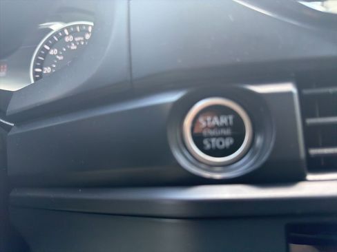 Used 2023 Nissan Pathfinder S FWD image 20