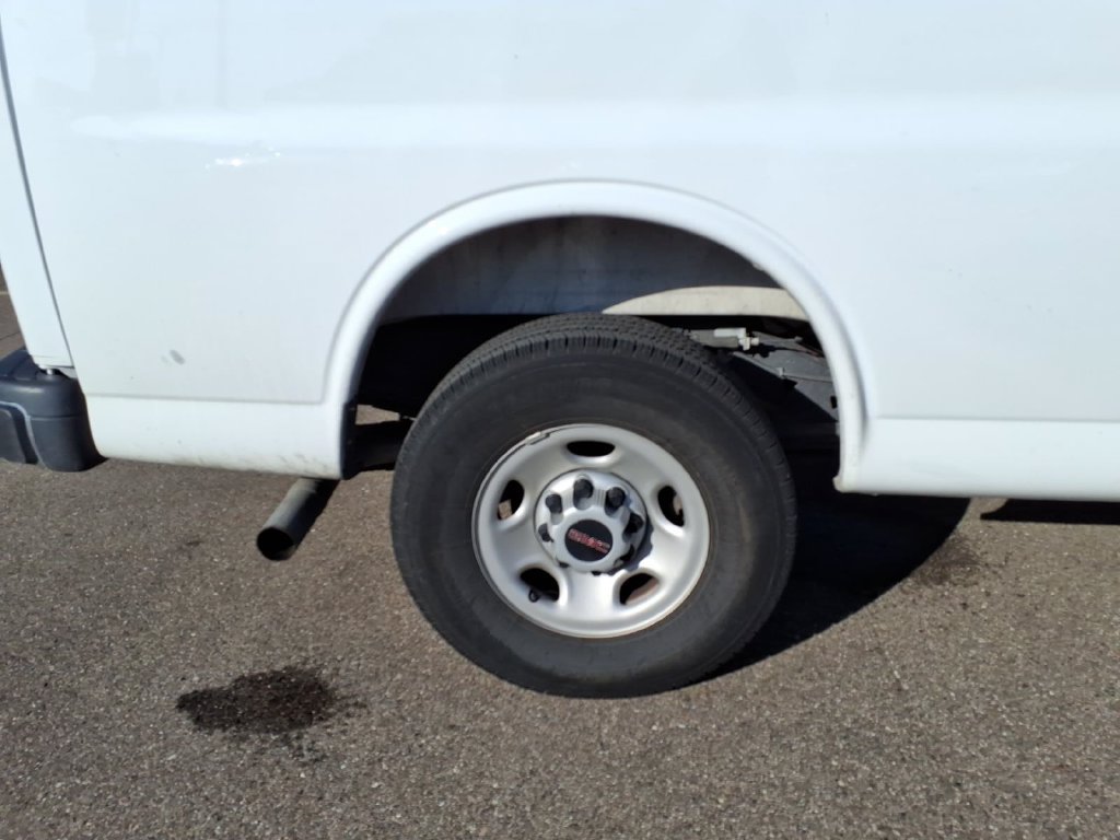 Used 2025 GMC Savana 2500 Extended w/ Driver Convenience Package RWD image 22