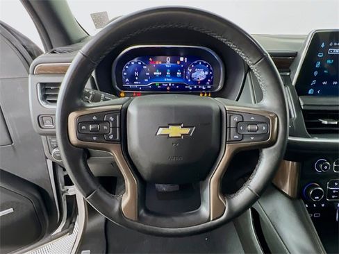Used 2023 Chevrolet Suburban High Country image 12