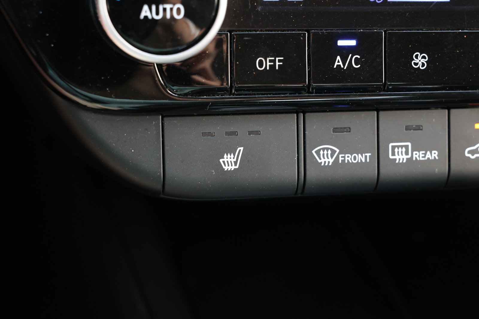 Used 2024 Hyundai Elantra Limited FWD image 5
