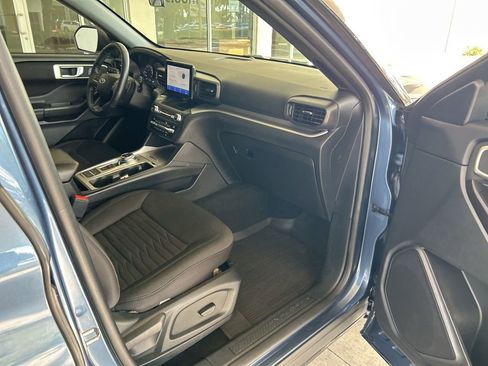 Used 2020 Ford Explorer XLT image 20