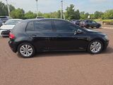 Used 2019 Volkswagen Golf SE image 2