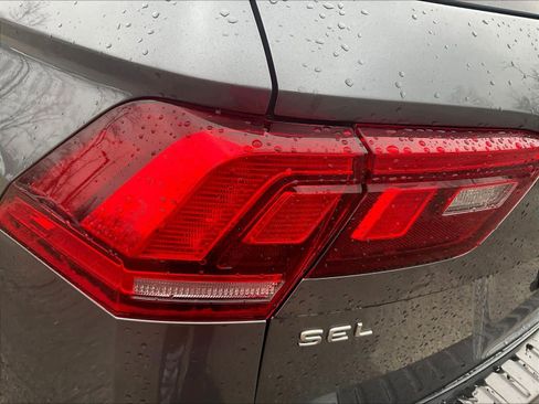 Used 2023 Volkswagen Tiguan SEL R-Line image 32