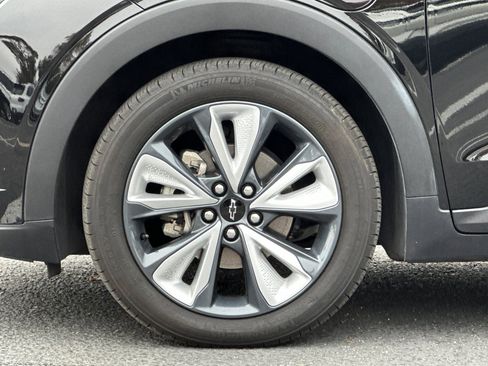 Used 2022 Chevrolet Bolt EUV LT w/ Convenience Package image 25