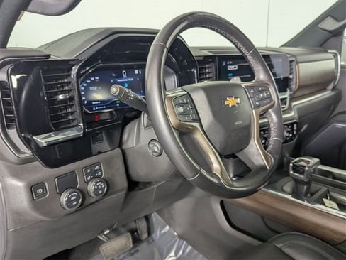 Used 2022 Chevrolet Silverado 1500 High Country image 11