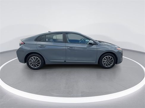 Used 2021 Hyundai Ioniq SE image 9