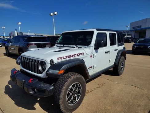 Used 2025 Jeep Wrangler Unlimited Rubicon AWD/4WD image 1