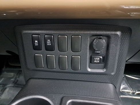 Used 2014 Toyota FJ Cruiser 2WD w/ Convenience Package image 25